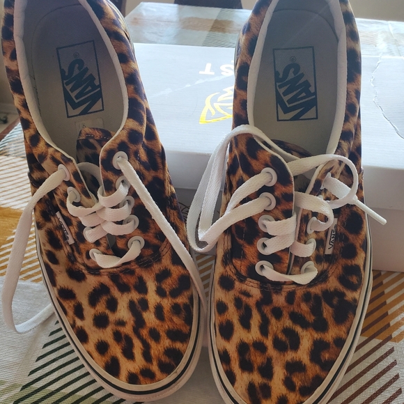 Vans Women's Leopard Print Sneakers - Picture 8 of 8